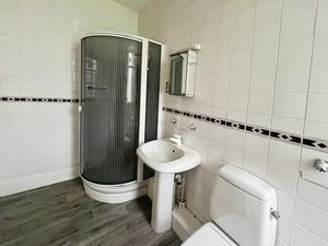 En suite- click for photo gallery